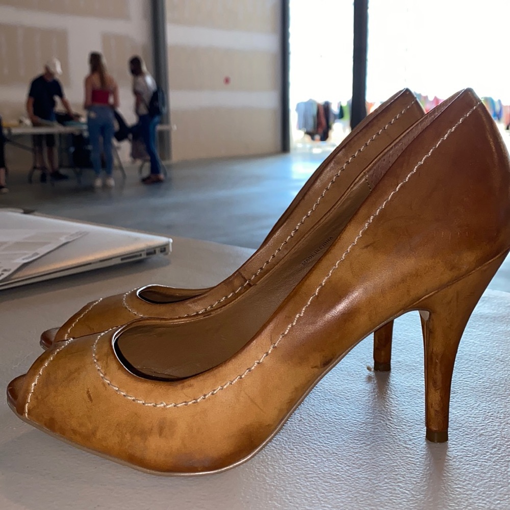 Le chateau heels